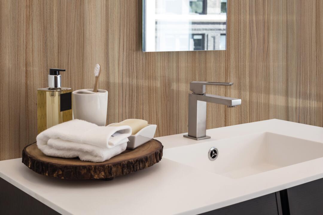 Photo Panneau mural NU VIPANEL BOIS PEUPLIER BRI. 1000x2550MM 3MM